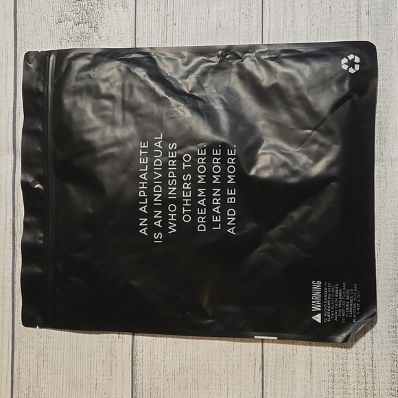 Alphalete Men's Hero Seamless Tee Sparrow Size M NWT - Picture 2 of 4